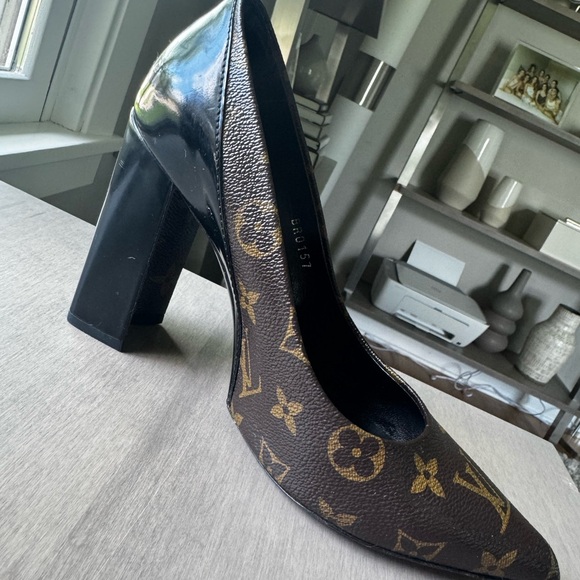 Louis Vuitton Matchmake Heels - Picture 3 of 11
